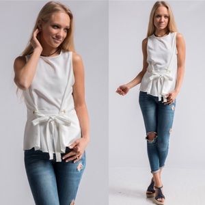 Just In 🚨white Sassy blouse